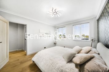 1  bedroom flat to rent in Stafford Court, Goldhawk Road, W6-image 3