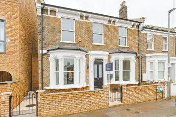 2  bedrooms flat to rent in Disraeli Road, Hammersmith, SW15-image 6