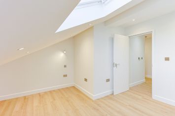 2  bedrooms flat to rent in Disraeli Road, Hammersmith, SW15-image 7