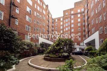 4  bedrooms flat to rent in Latymer Court, Hammersmith, W6-image 5