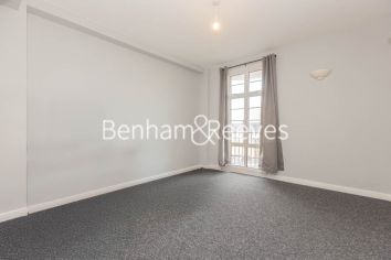4  bedrooms flat to rent in Latymer Court, Hammersmith, W6-image 12