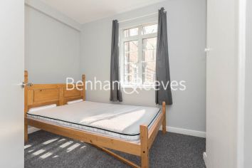 4  bedrooms flat to rent in Latymer Court, Hammersmith, W6-image 14