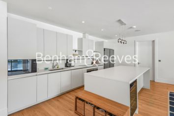 5  bedrooms flat to rent in Copse Hill, Hammersmith, SW20-image 2