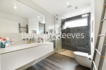 5  bedrooms flat to rent in Copse Hill, Hammersmith, SW20-image 4