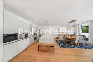 5  bedrooms flat to rent in Copse Hill, Hammersmith, SW20-image 14