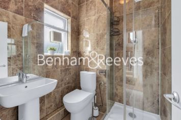 Studio flat to rent in Lena Gardens, Hammersmith, W6-image 4