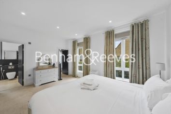 5  bedrooms flat to rent in Ashchurch Grove, Hammersmith, W12-image 4