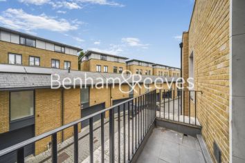 5  bedrooms flat to rent in Ashchurch Grove, Hammersmith, W12-image 6