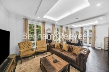 5  bedrooms flat to rent in Ashchurch Grove, Hammersmith, W12-image 8
