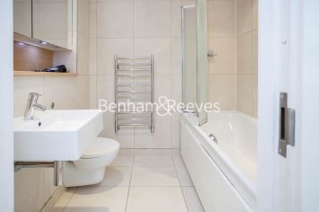 1 bedroom flat to rent in Times Square, City Quarter, E1-image 4
