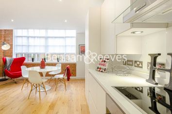 2  bedrooms flat to rent in Princelet Street, Spitalfields, E1-image 2