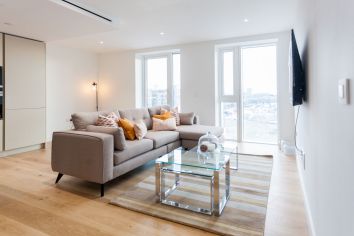 2  bedrooms flat to rent in Ariel House, London Dock, Wapping, E1W-image 1