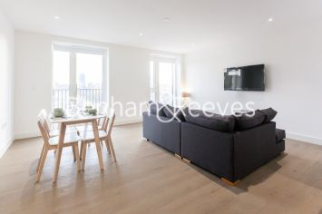 Ariel House, Vaughan Way, E1W view 1