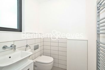 3  bedrooms flat to rent in Danestone Court, Aldgate East, E1-image 4