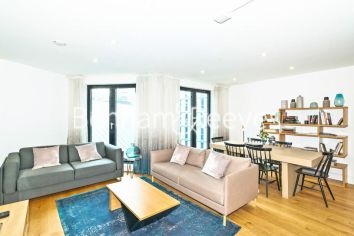 3  bedrooms flat to rent in Danestone Court, Aldgate East, E1-image 7