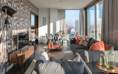3  bedrooms flat to rent in Rosemary Building, Royal Mint Gardens, E1-image 1