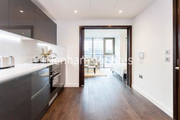 Studio flat to rent in Rosemary Building, Royal Mint Street, E1-image 2
