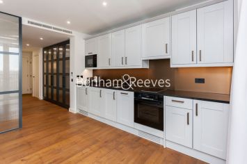 1  bedroom flat to rent in Emery Wharf, Wapping, E1W-image 2