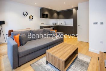 1 bedroom flat to rent in Luxe Tower, Dock Street, E1-image 1