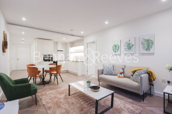 1 bedroom flat to rent in Cashmere Wharf, Gauging Square, E1W-image 1