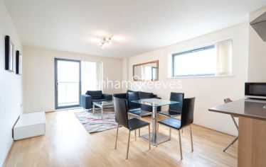 2 bedrooms flat to rent in Crowder Street, Wapping, E1-image 3