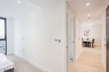 2 bedrooms flat to rent in Neroli House, Piazza Walk, E1-image 13