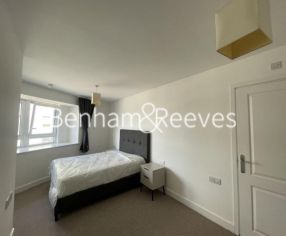 2  bedrooms flat to rent in Tarves Way, Greenwich, SE10-image 3