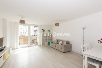 2 bedrooms flat to rent in Pell Street, Surrey Quays, SE8-image 1