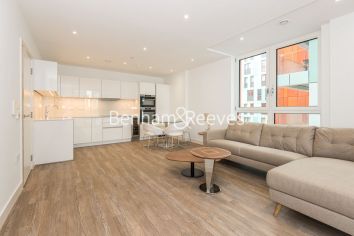 2 bedrooms flat to rent in Telegraph Avenue, Surrey Quays, SE10-image 1