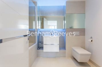 3  bedrooms flat to rent in Mary Rose Square, Marine Wharf, SE16-image 4