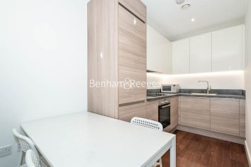 1 bedroom flat to rent in Endeavour House, Ashton Reach, SE16-image 2
