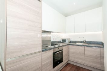 1 bedroom flat to rent in Endeavour House, Ashton Reach, SE16-image 3