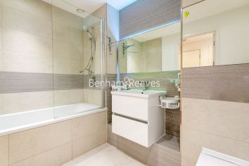 1  bedroom flat to rent in Endeavour House, Ashton Reach, SE16-image 5