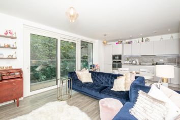 2  bedrooms flat to rent in Gothenburg Court, Surrey Quays, SE8-image 8