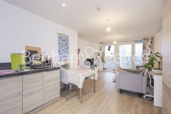 2  bedrooms flat to rent in Oslo Tower, Naomi Street, SE8-image 7