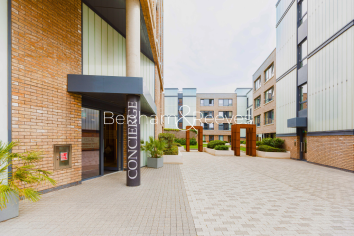 image 3  bedrooms flat to rent in Winchester Square, Surrey Quays, SE8-image 11