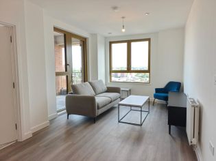 2  bedrooms flat to rent in Bermondsey Heights, London, SE15-image 2