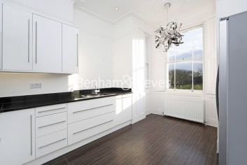 3 bedrooms flat to rent in Portland Terrace, Richmond,TW9-image 2