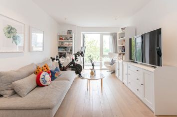 1 bedroom flat to rent in Kew Bridge Road, Brentford, TW8-image 1