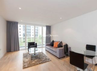 1 bedroom flat to rent in Pump House Crescent, Kew Bridge West, TW8-image 1