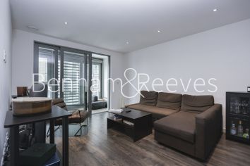 1 bedroom flat to rent in Great West Quarter, Brentford, TW8-image 1