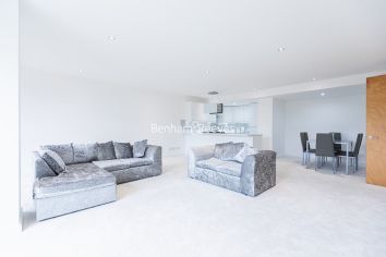 2  bedrooms flat to rent in Regatta Point, Kew Bridge, TW8-image 1