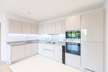 2  bedrooms flat to rent in Levett Square, Kew, TW9-image 4