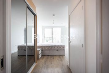 2  bedrooms flat to rent in High Street Quarter, Hounslow, TW3-image 25