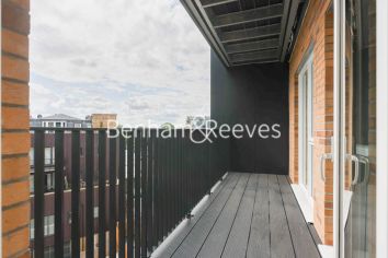 2  bedrooms flat to rent in Chaplin Court, Brentford, TW8-image 5