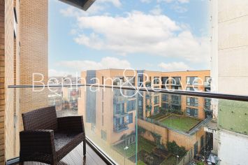 2  bedrooms flat to rent in Myrtle Court, Baltic Avenue, TW8-image 5