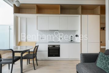 Studio flat to rent in Great West Road, Brentford, TW8-image 2