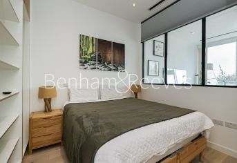 Studio flat to rent in Great West Road, Brentford, TW8-image 3