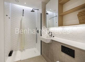 Studio flat to rent in Great West Road, Brentford, TW8-image 4