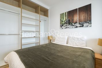 Studio flat to rent in Great West Road, Brentford, TW8-image 9